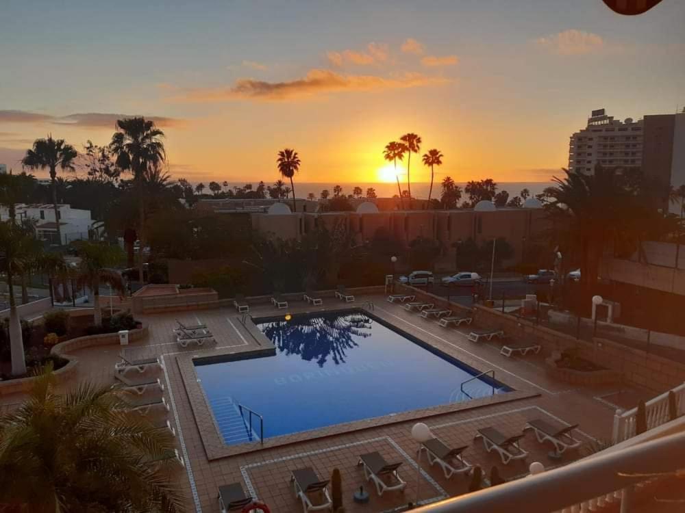Borinquen Sky Apartments プラヤ・デ・ラス・アメリカス エクステリア 写真