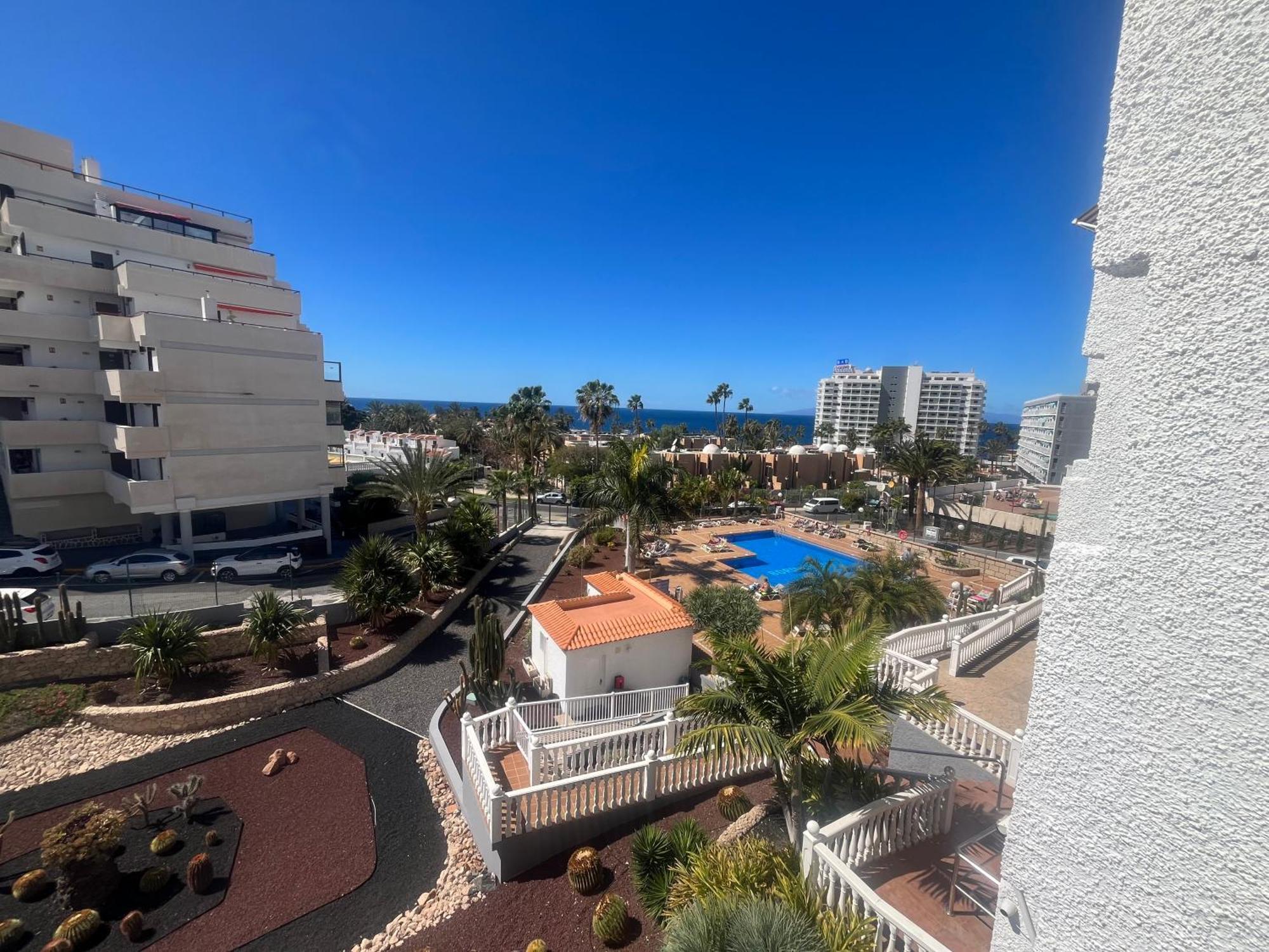 Borinquen Sky Apartments プラヤ・デ・ラス・アメリカス エクステリア 写真